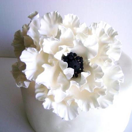 Wedding Cake Topper. White Poppy Cake Decor. Flower Cake Topper. Clay Wedding Cake topper Made to Order